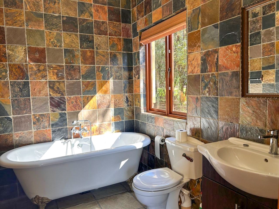4 Bedroom Property for Sale in Boschenvaal River Front Lodges Free State